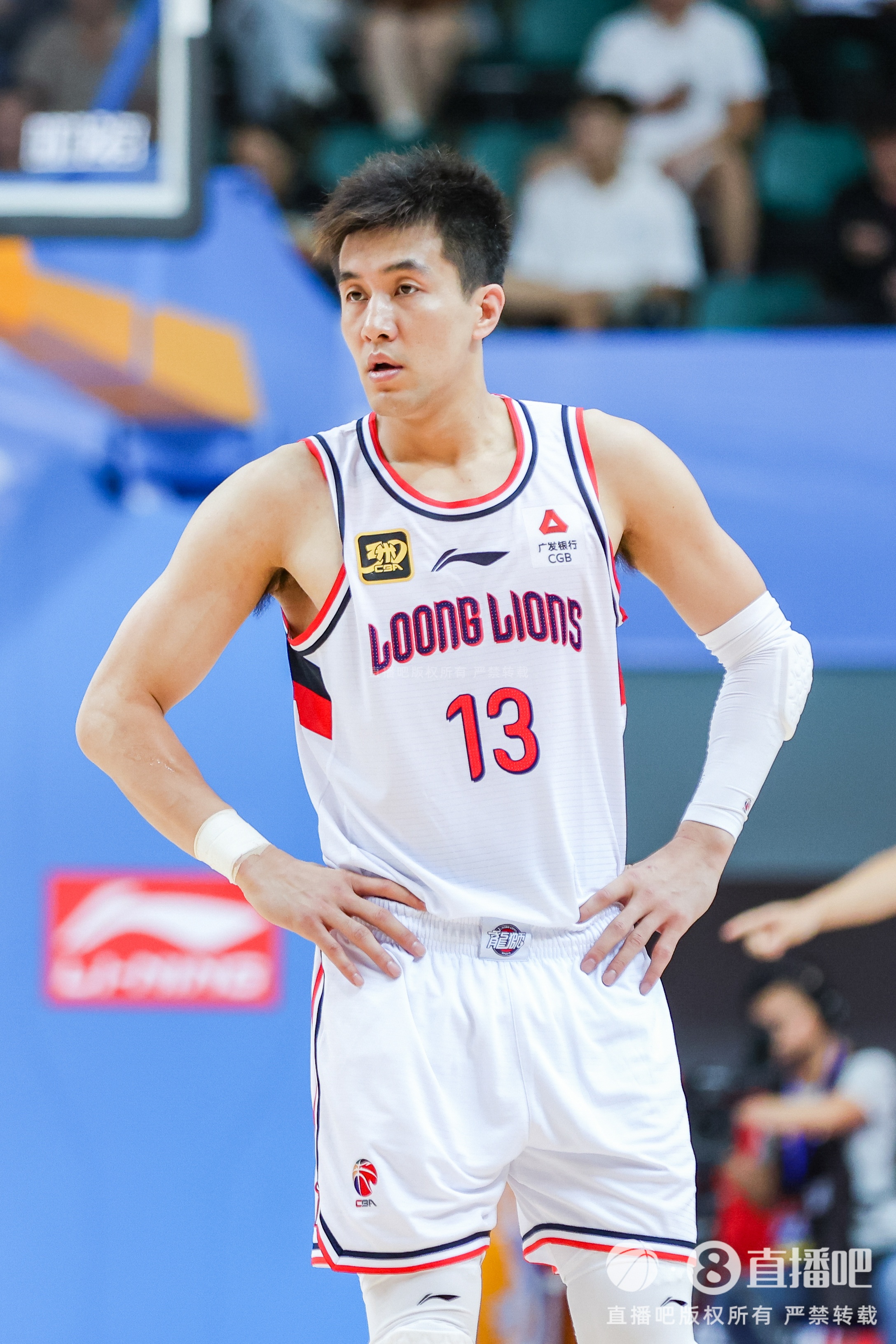 华体会体育-媒体人:郭艾伦命途多舛 很多球迷希望他在某个时间节点叶落归根